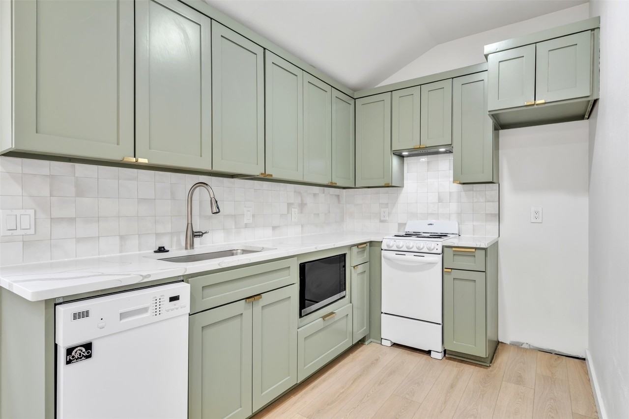 601 Pearson Ave #B - Photo 6 of 10