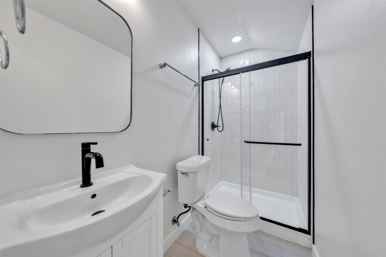 601 Pearson Ave #B - Photo 7 of 10