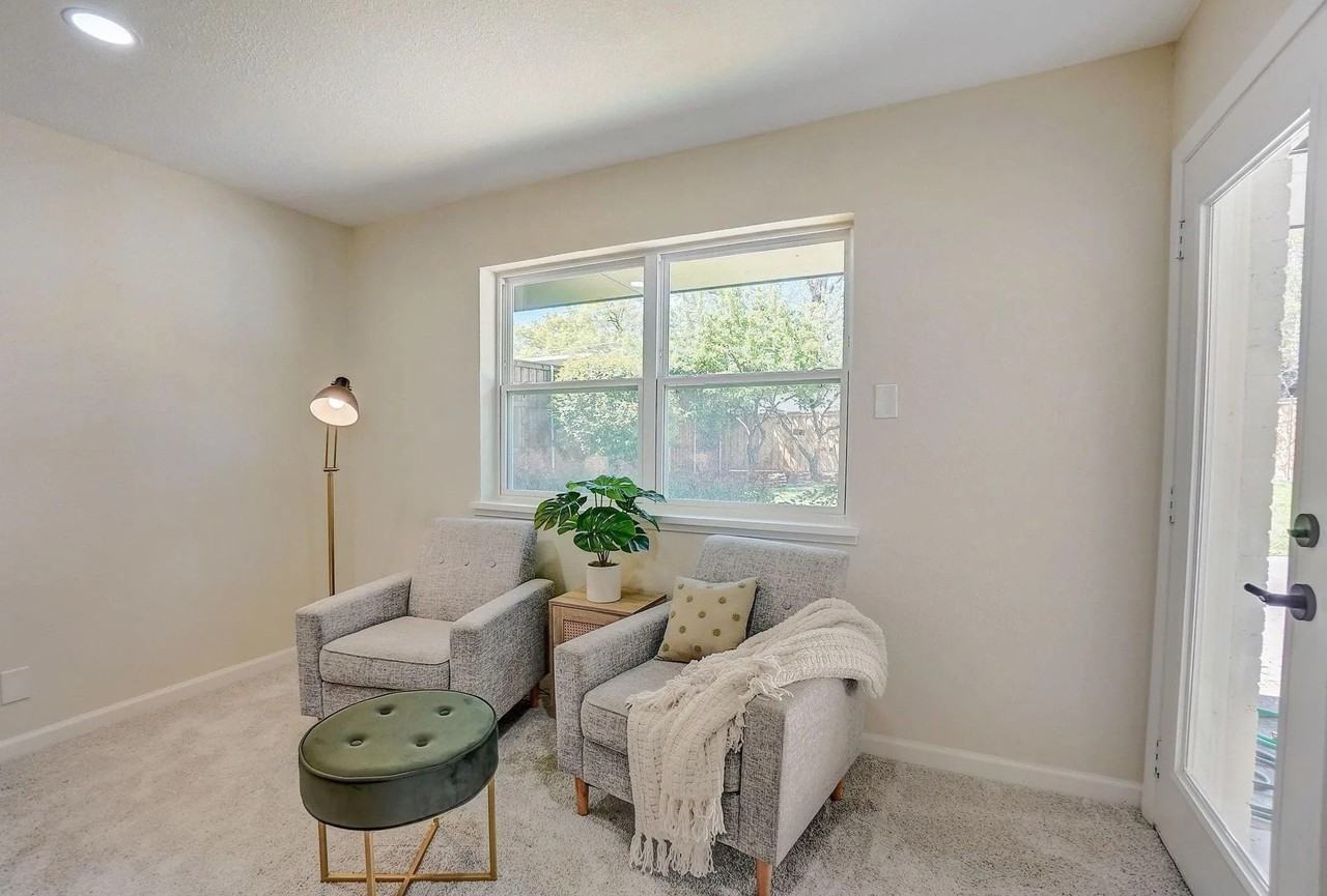 3040 Ponder Pl - Photo 5 of 30