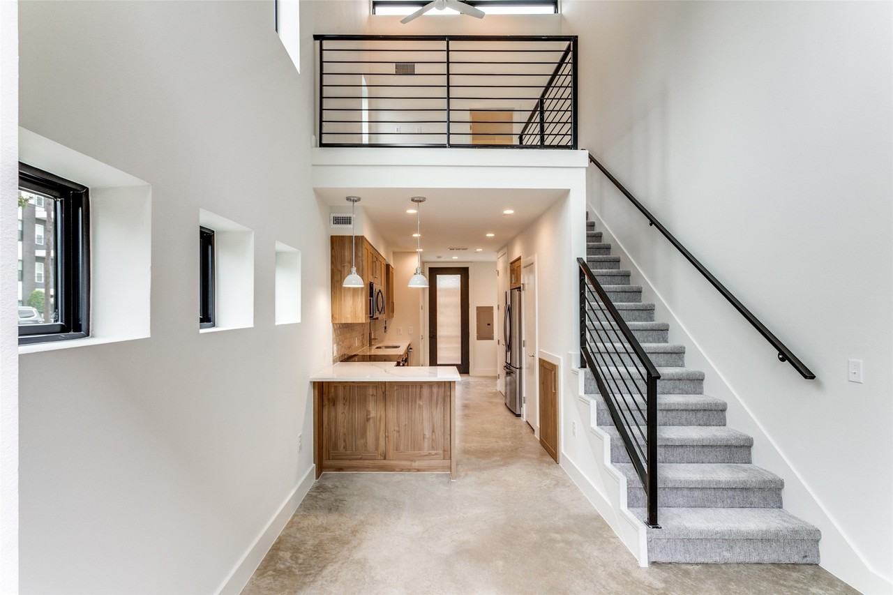 4715 Live Oak St #104 - Photo 5 of 18