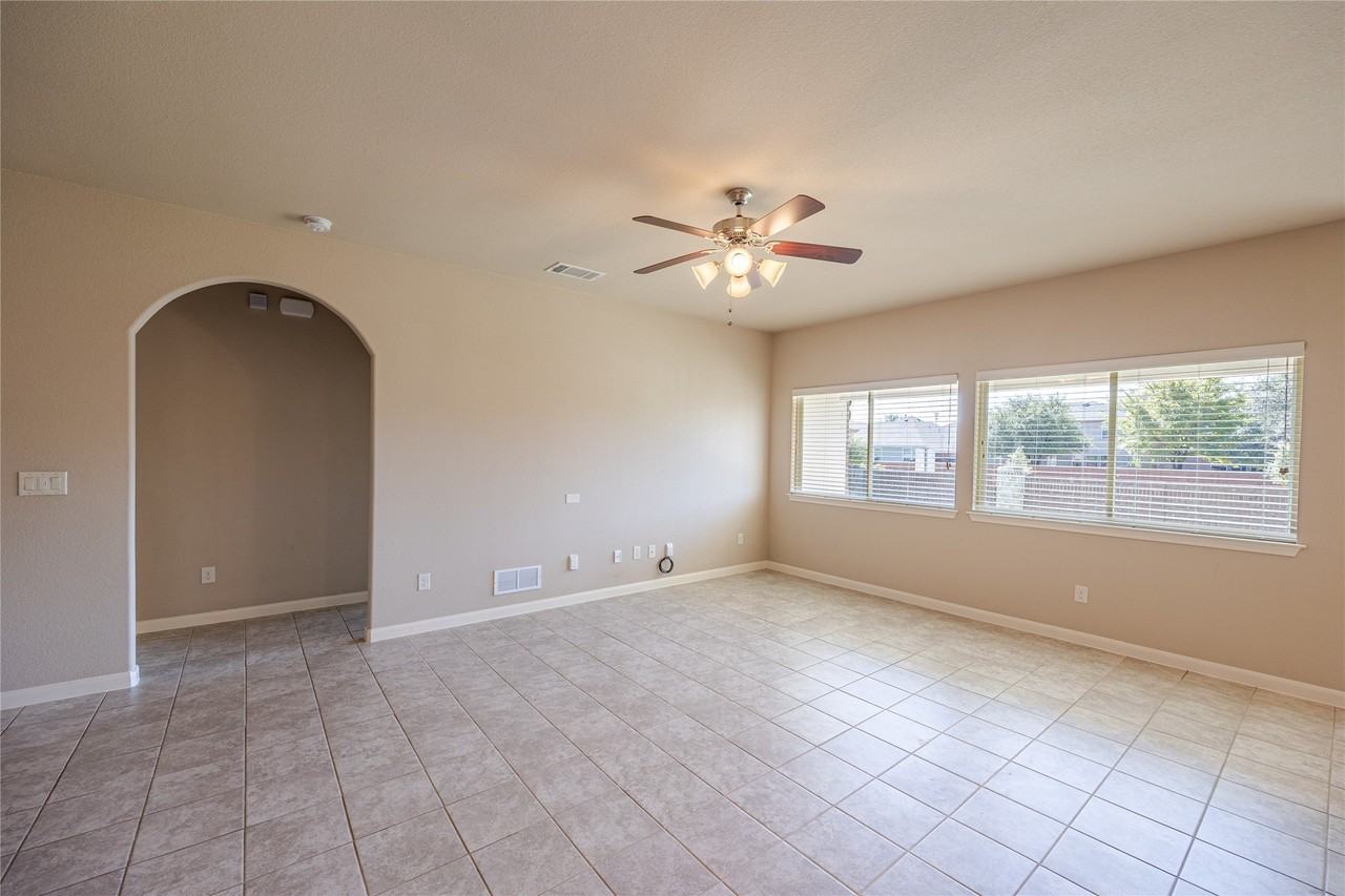 1141 Kingston Ct - Photo 6 of 37