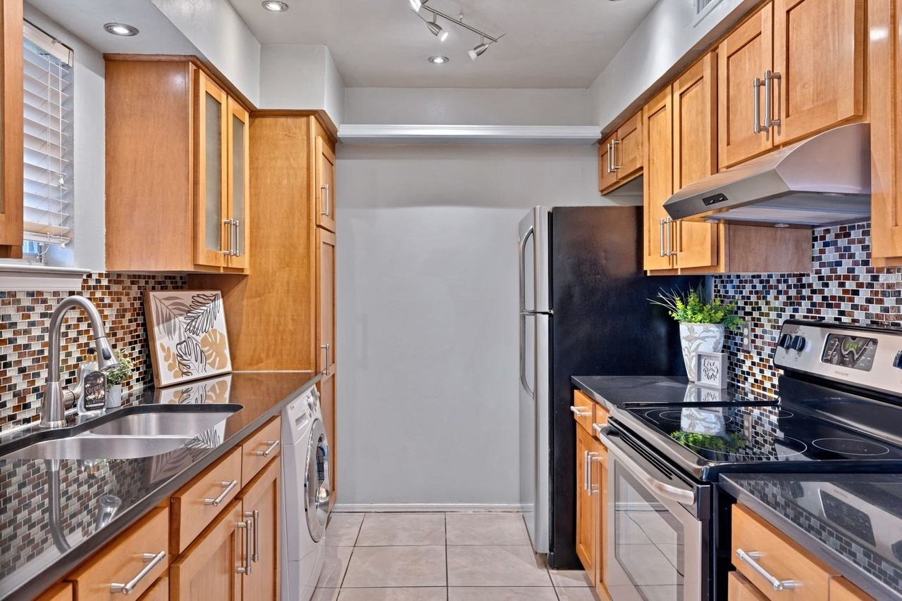 10536 Stone Canyon Rd #216 - Photo 6 of 20