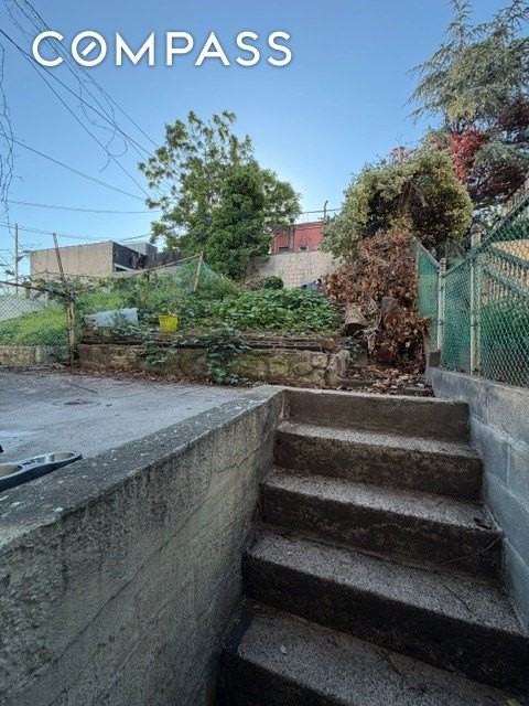 178 Gelston Ave #1 - Photo 4 of 4