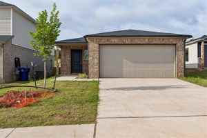 featured image of 1221 Colt Dr