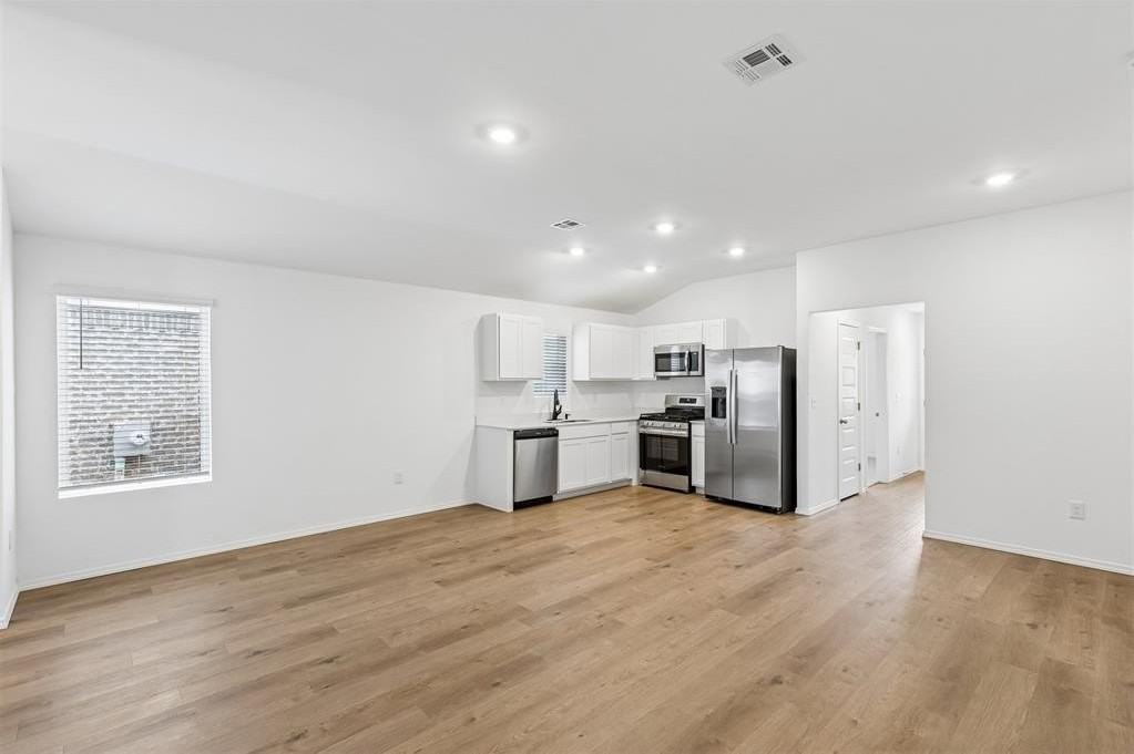 1221 Colt Dr - Photo 6 of 30