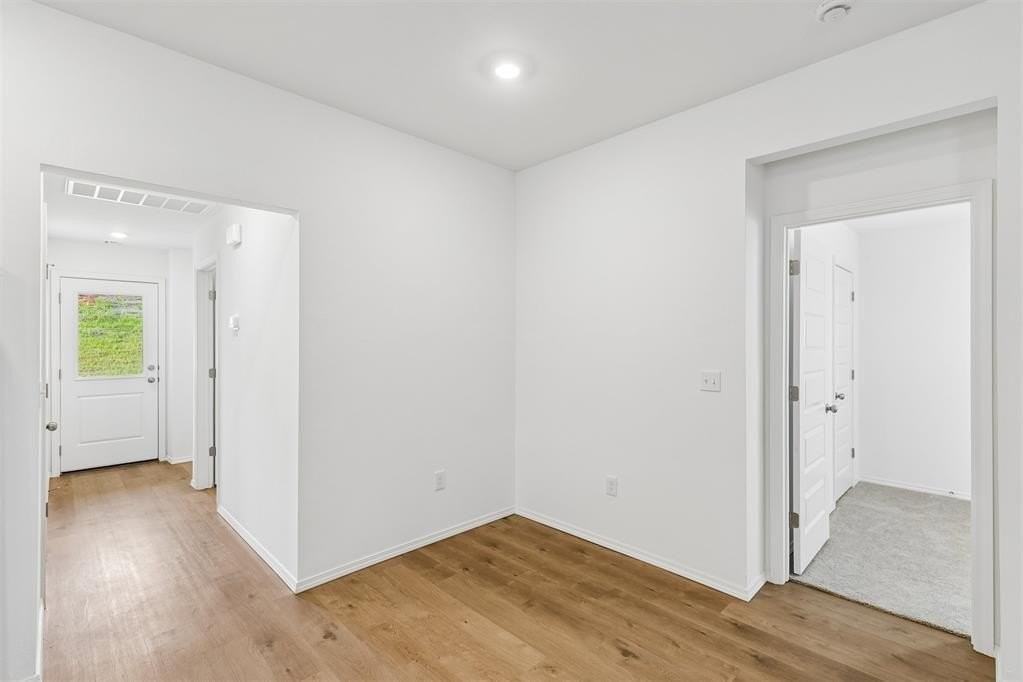 1221 Colt Dr - Photo 7 of 30