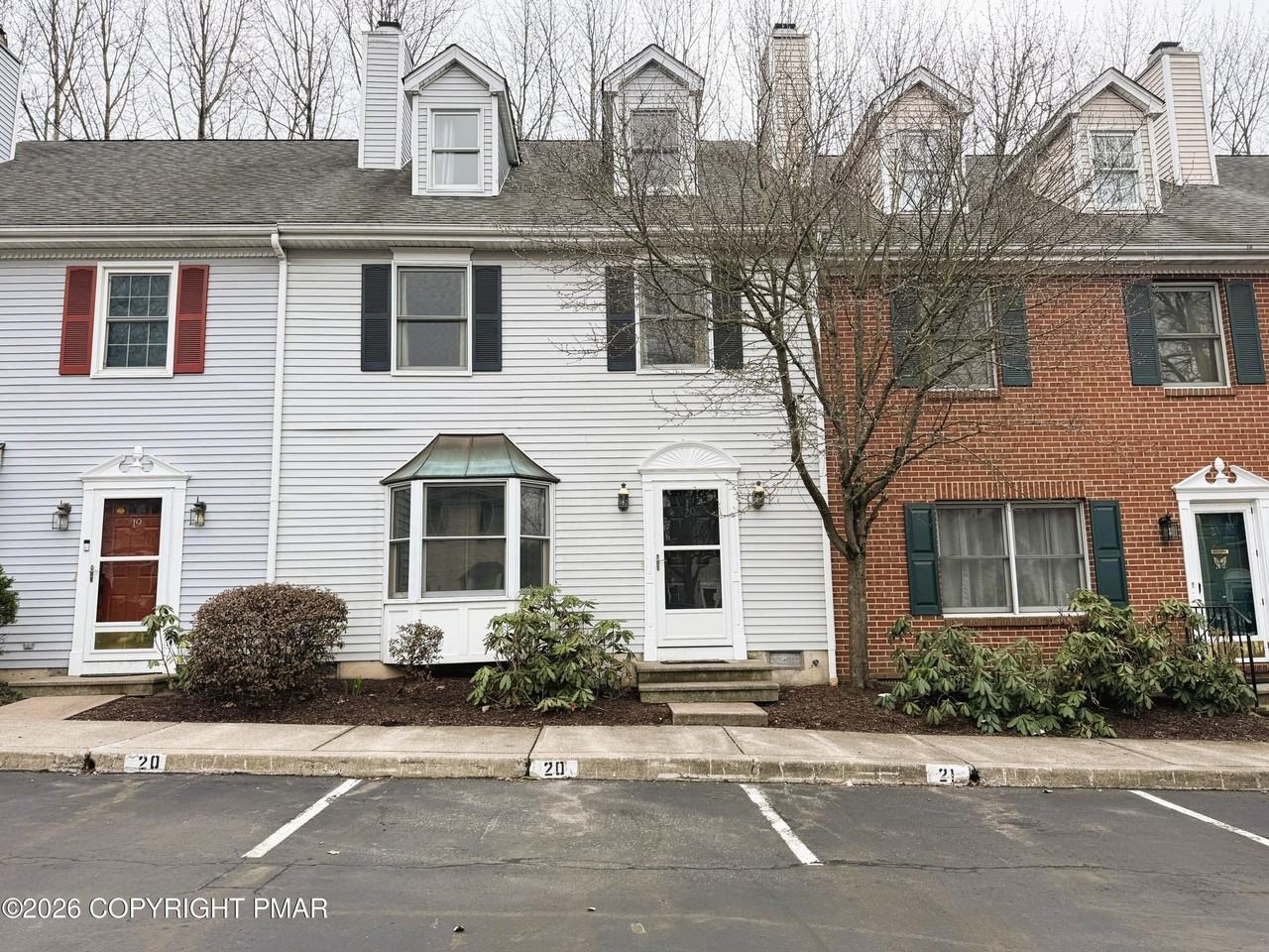 124 Eaglesmere Cir #20 - Photo 2 of 25