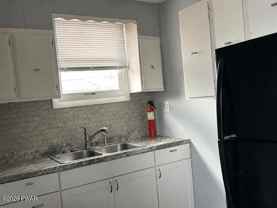 910 Decker St #1 - Photo 1 of 1