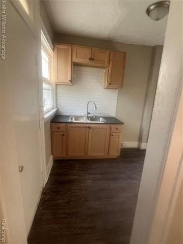 9844 Woodrow Wilson St - Photo 4 of 10