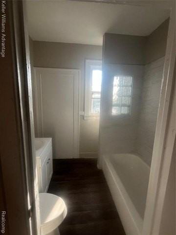9844 Woodrow Wilson St - Photo 7 of 10