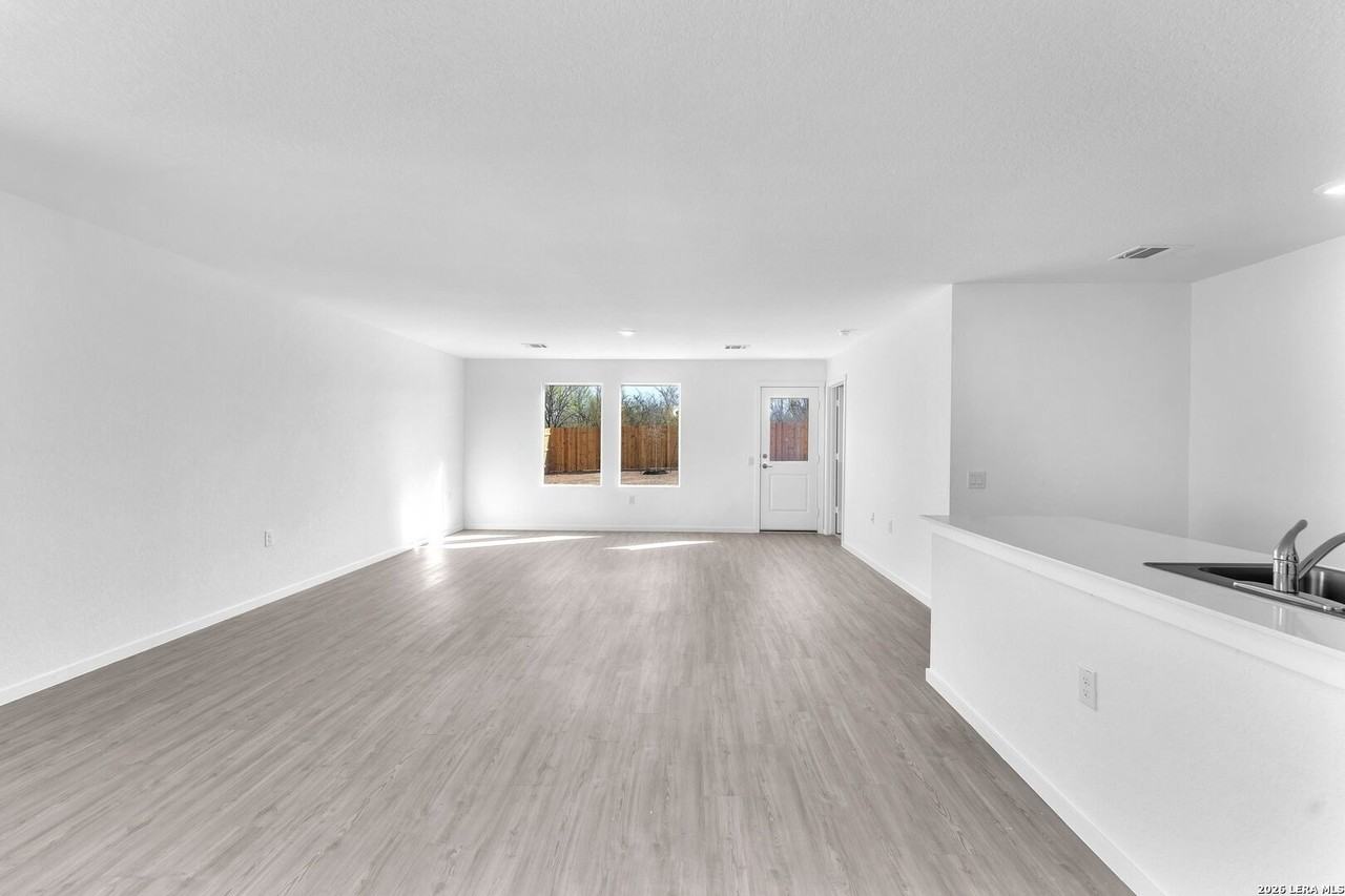 4839 Legacy Pt - Photo 7 of 34