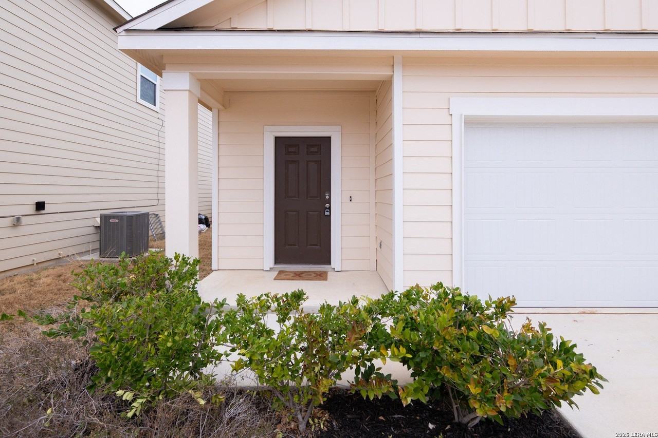 14423 Bonito Loop - Photo 4 of 24