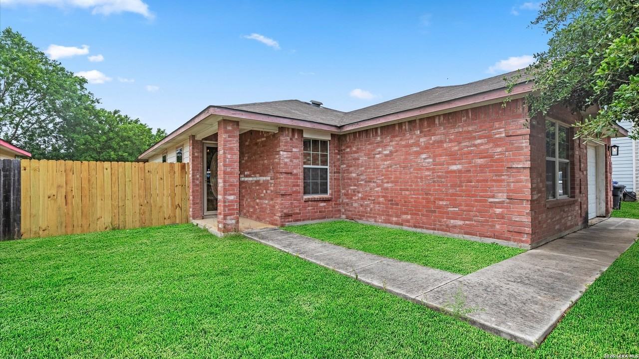 6023 Lake Victoria St - Photo 3 of 18