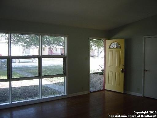 454 Sharon Dr - Photo 3 of 13