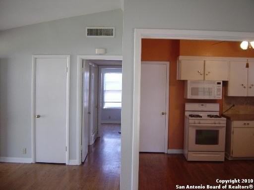 454 Sharon Dr - Photo 4 of 13