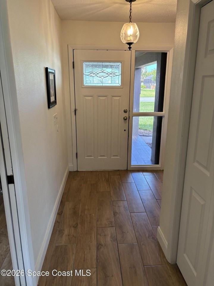 531 Inverness Ave - Photo 3 of 29