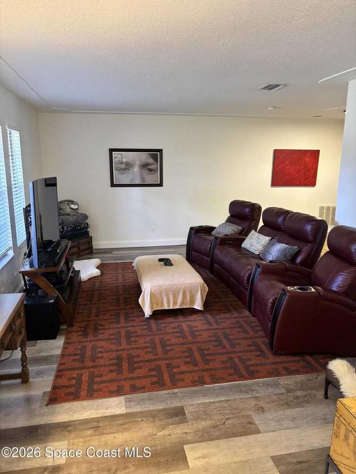 531 Inverness Ave - Photo 6 of 29