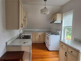 featured image of 40 E Barrows St #3