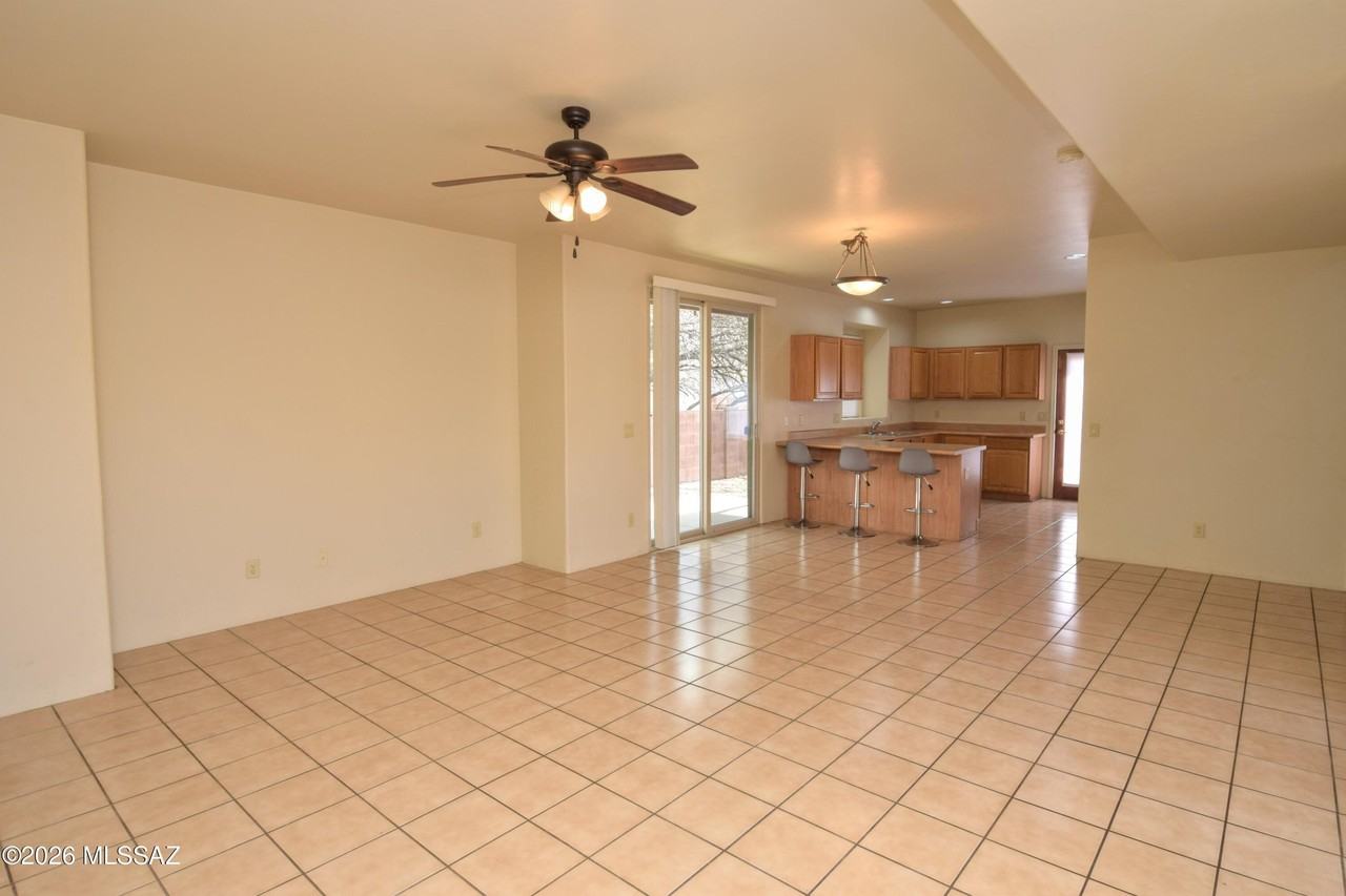 2934 N Cardell Cir - Photo 3 of 27
