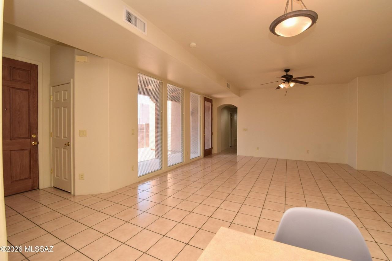 2934 N Cardell Cir - Photo 6 of 27