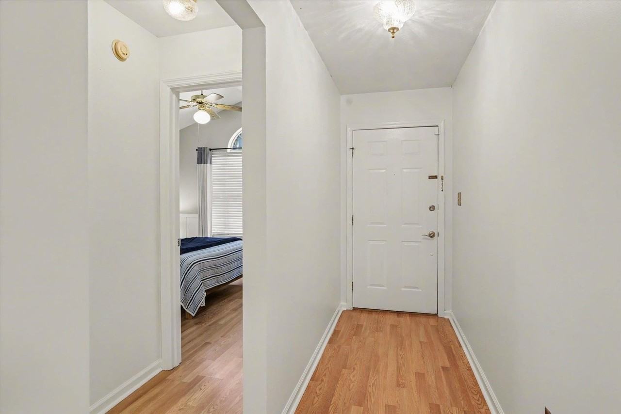 2576 Yarmouth Ln - Photo 5 of 35