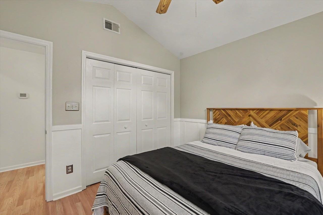 2576 Yarmouth Ln - Photo 7 of 35