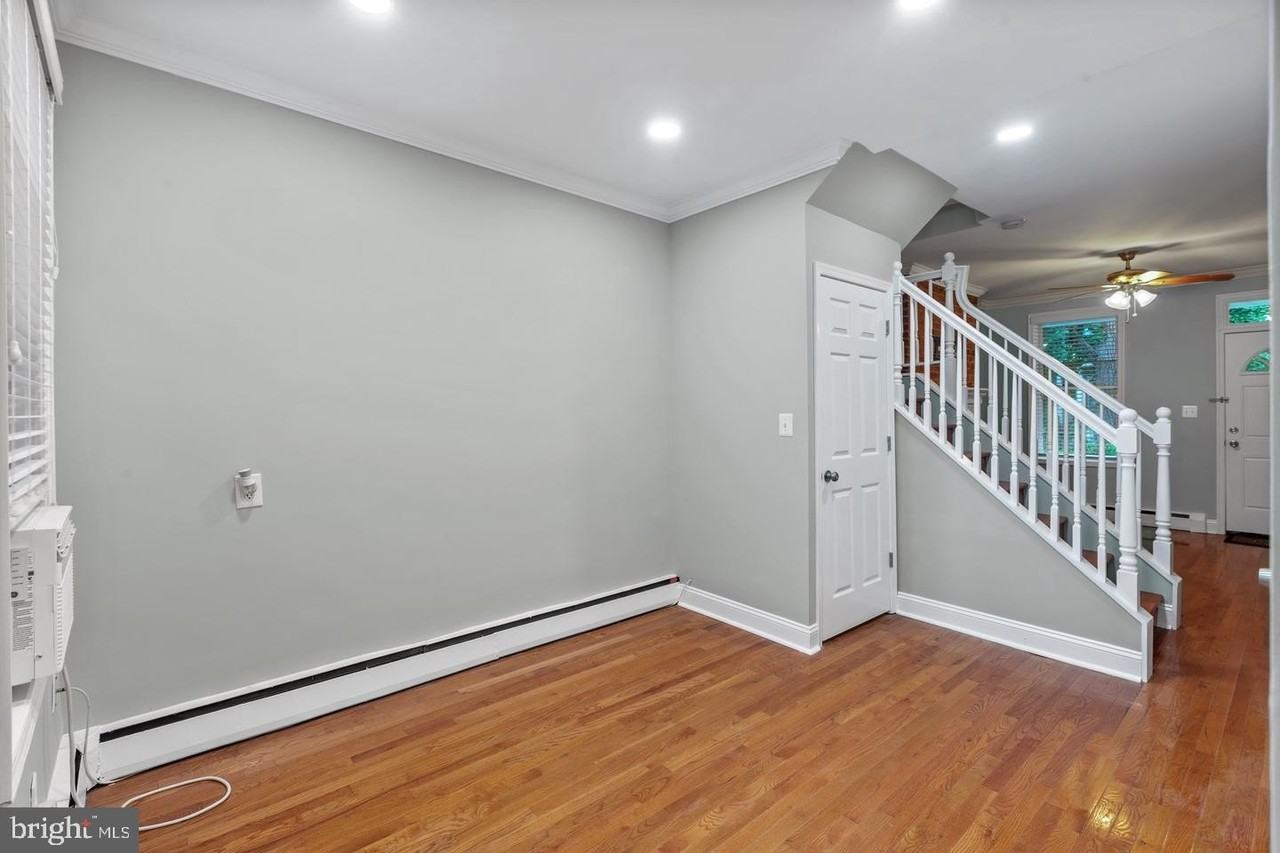 225 14th Pl Ne - Photo 6 of 20