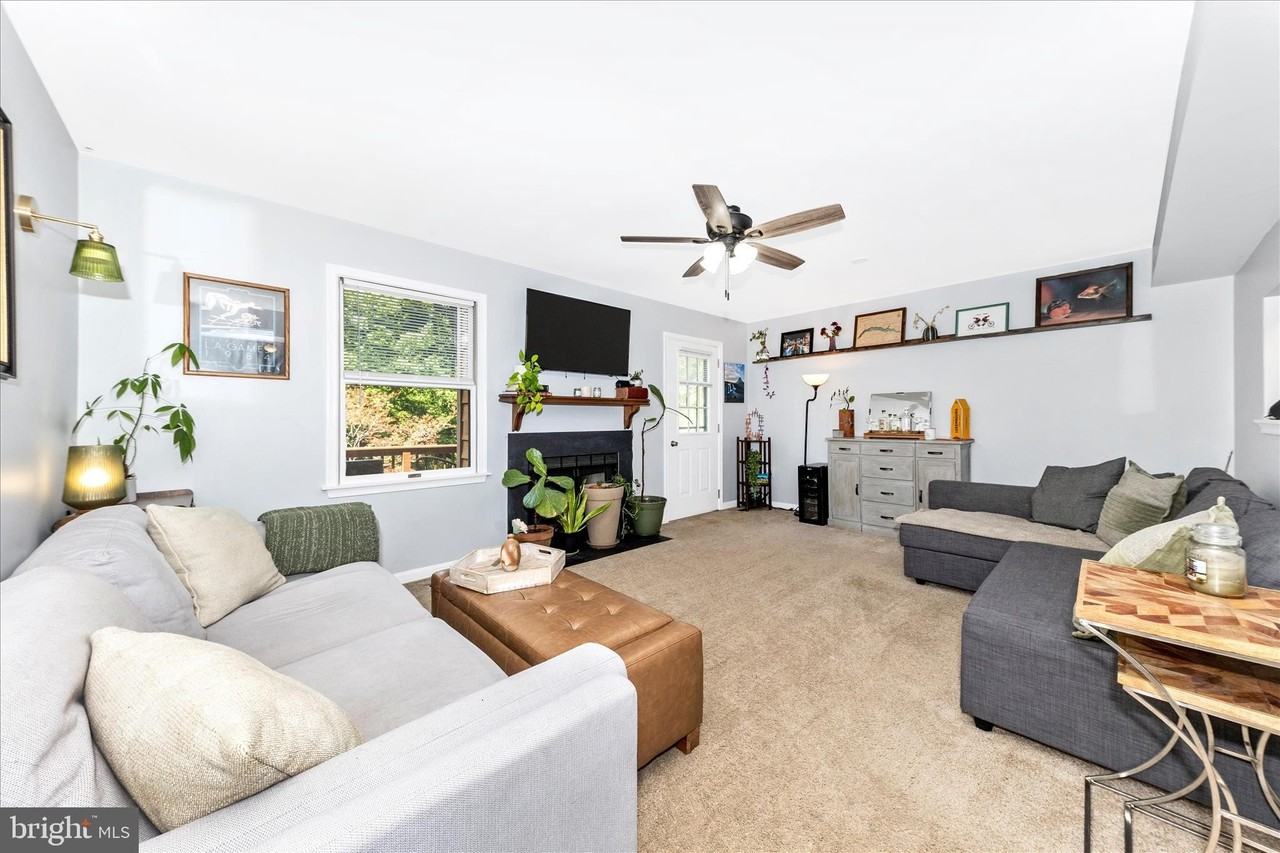 6631 E Beach Dr - Photo 3 of 50