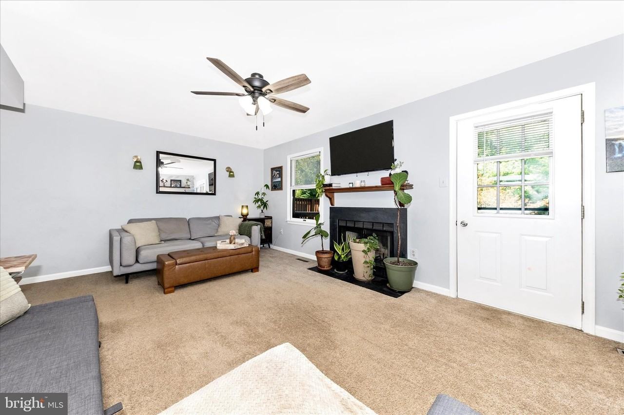6631 E Beach Dr - Photo 6 of 50