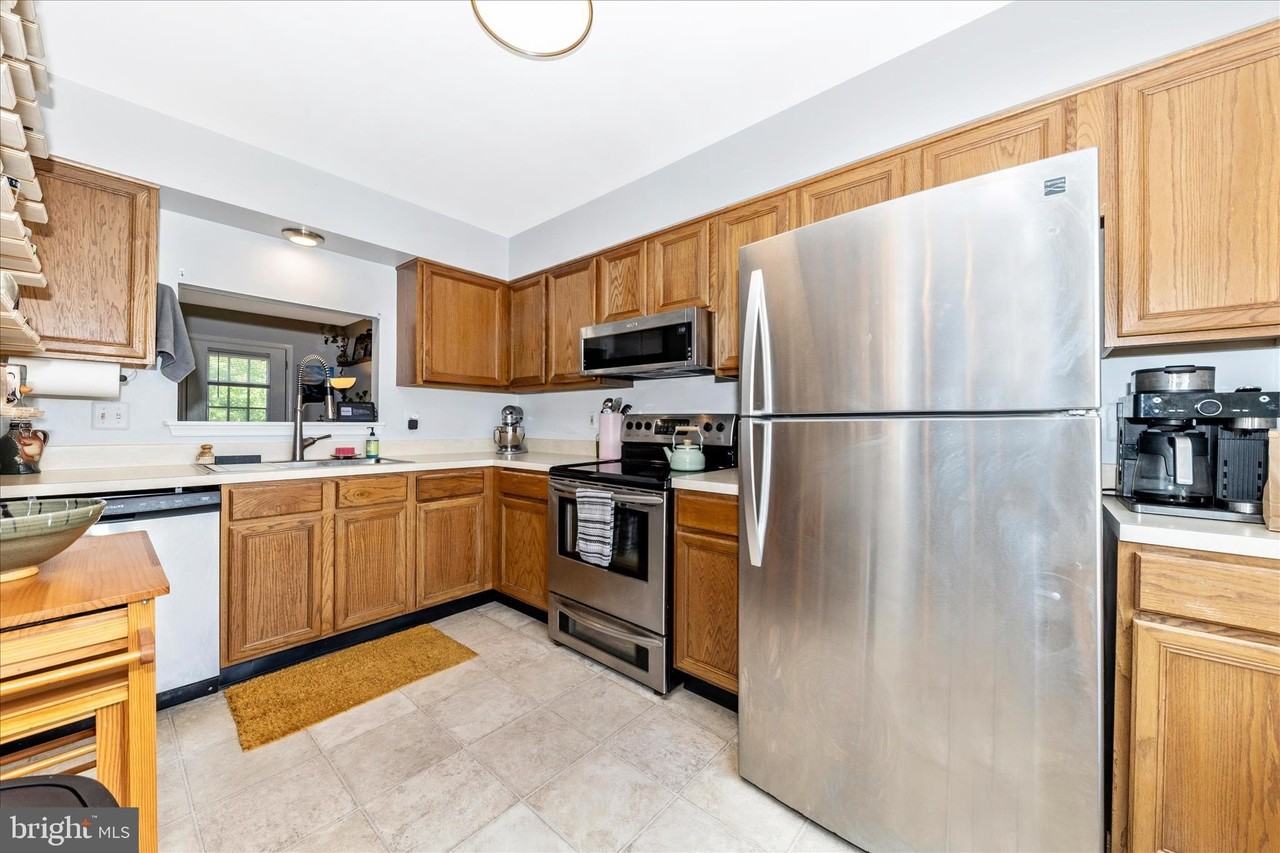 6631 E Beach Dr - Photo 7 of 50