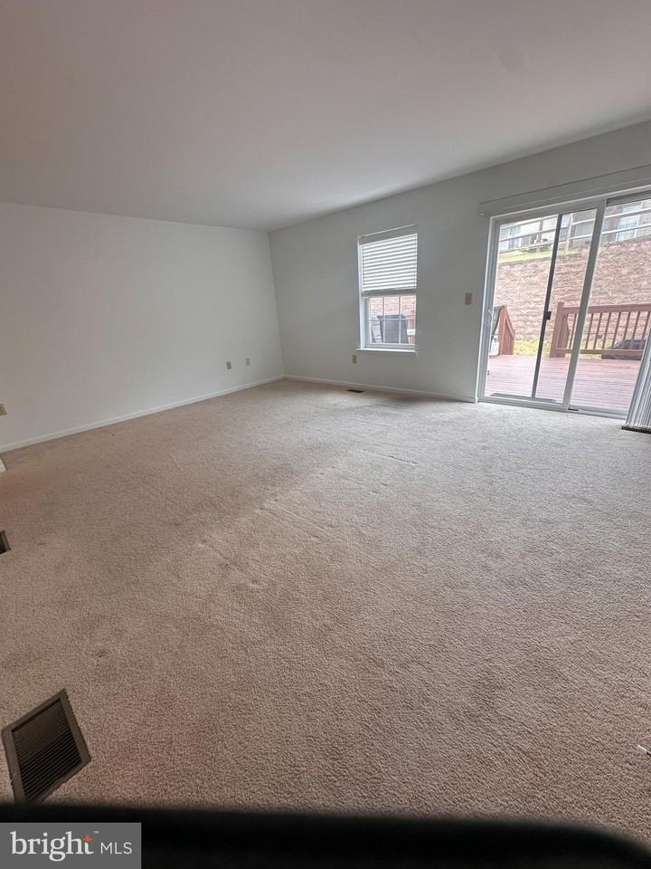 1051 Balley Dr - Photo 3 of 21