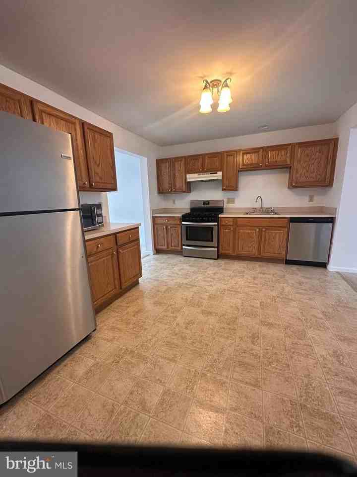 1051 Balley Dr - Photo 5 of 21