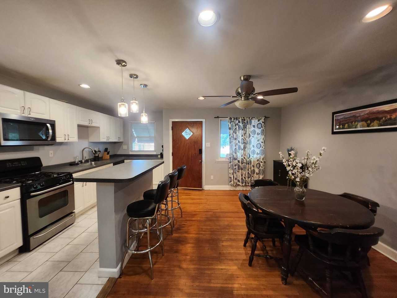 5819 Bustleton Ave - Photo 3 of 37