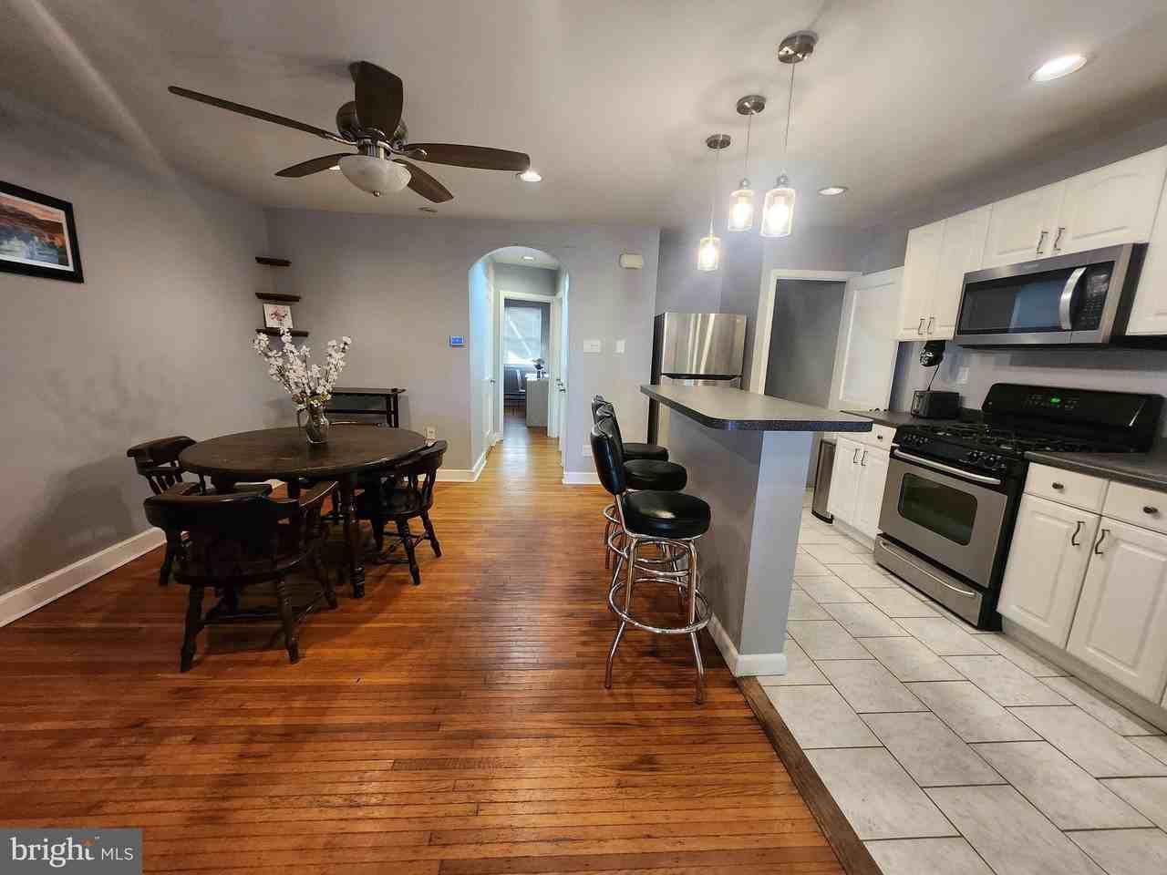 5819 Bustleton Ave - Photo 7 of 37