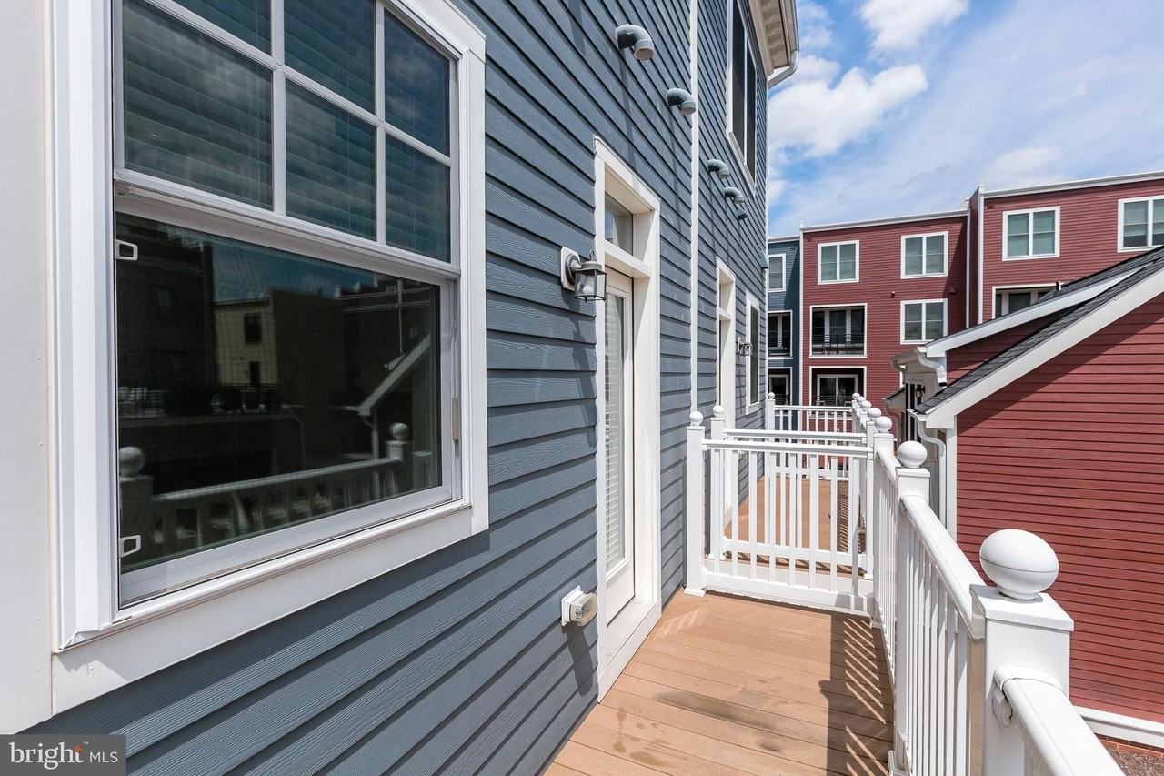 723 Diamond Ave - Photo 4 of 50