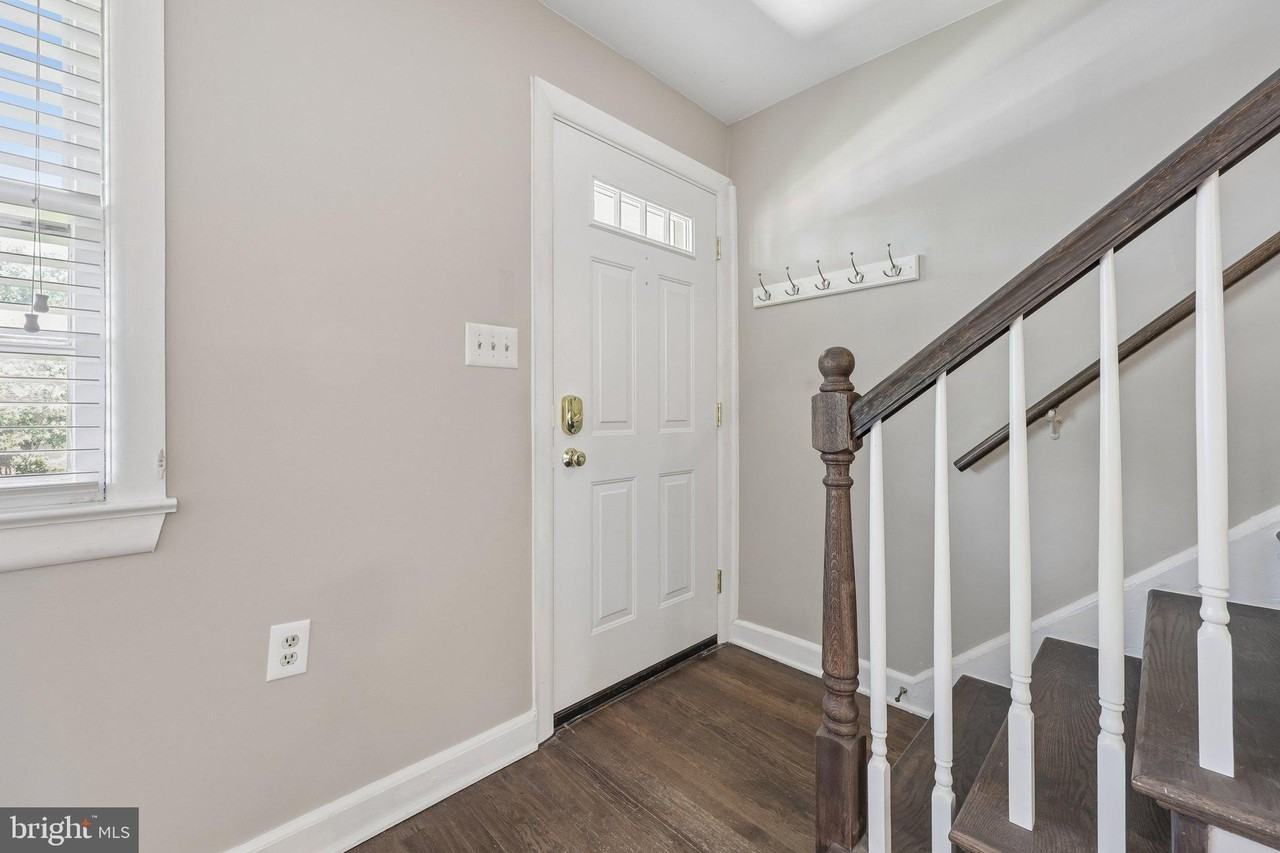 103 S Virginia Ave #401 - Photo 5 of 27