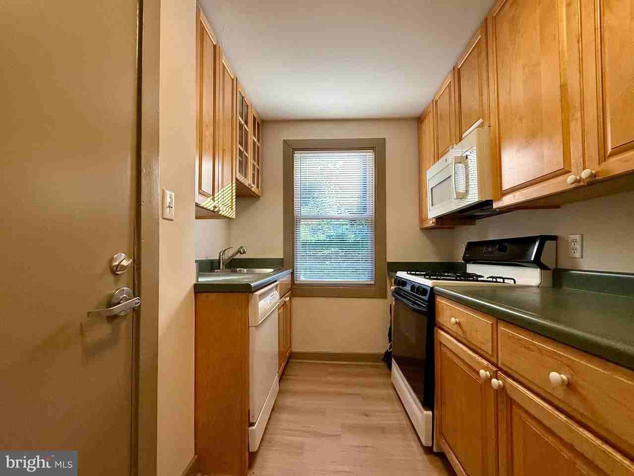 1400 Kenmore Ave #D2 - Photo 6 of 13