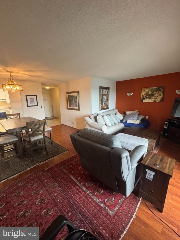 8350 Greensboro Dr #802 - Photo 5 of 15