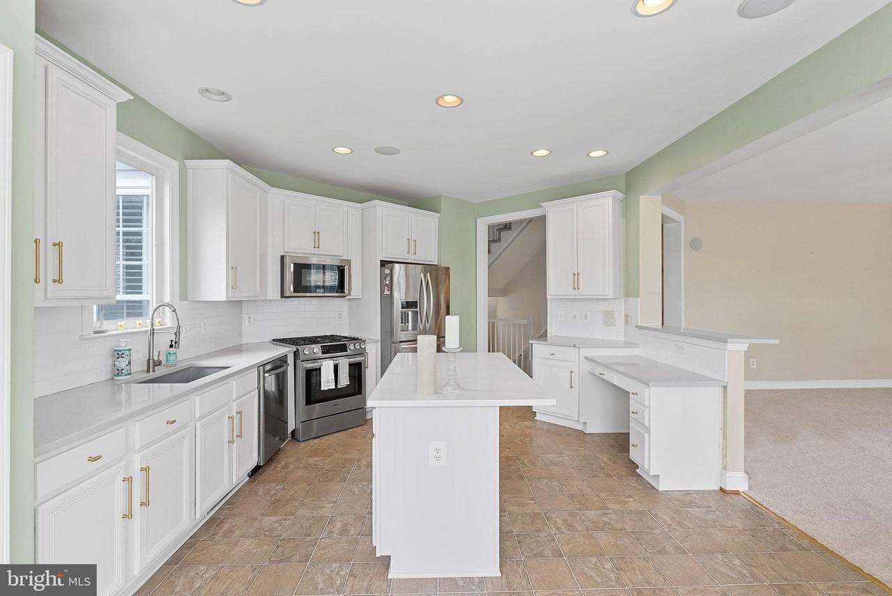 24954 Calcite Pl - Photo 2 of 38