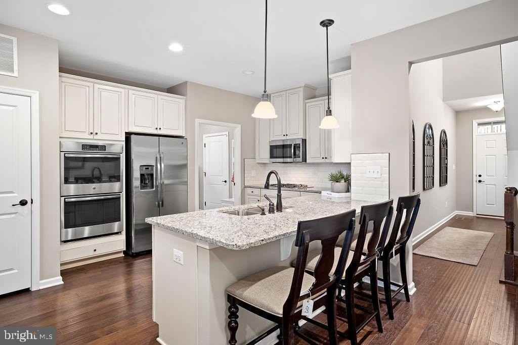 18040 Red Mulberry Rd - Photo 3 of 46
