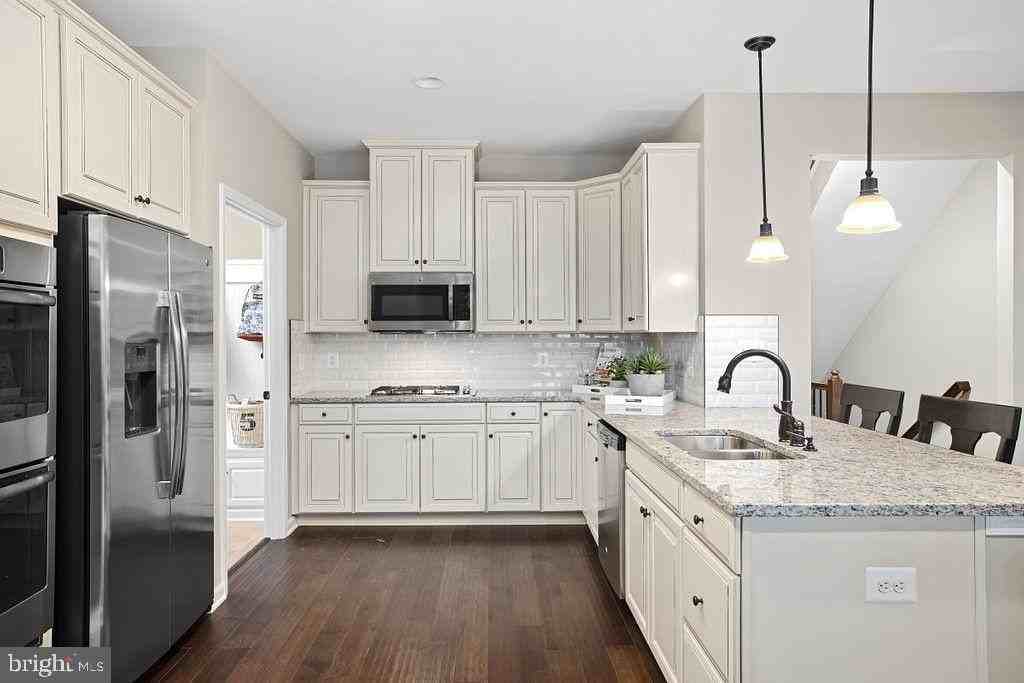 18040 Red Mulberry Rd - Photo 6 of 46