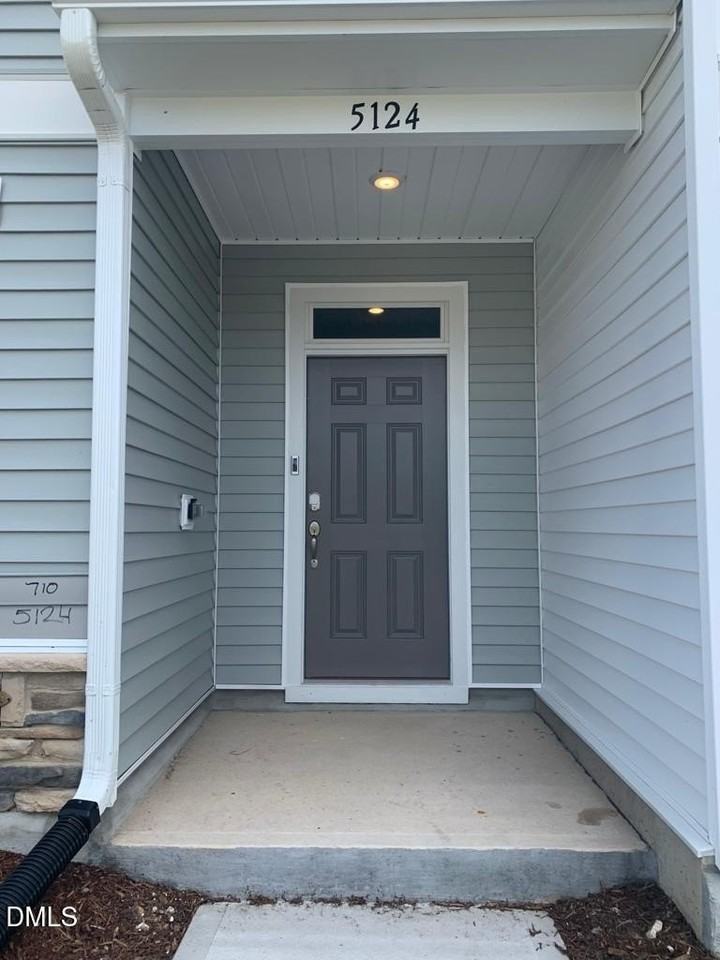 5124 Anamosa St - Photo 3 of 50