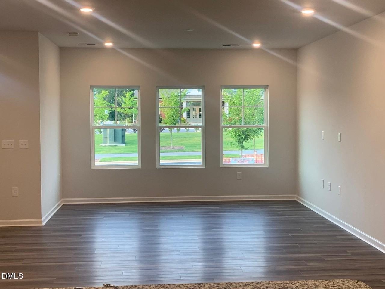 5124 Anamosa St - Photo 5 of 50