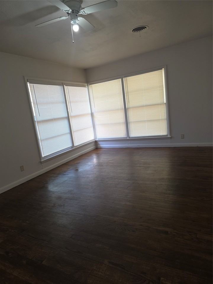 2717 Bilglade Rd - Photo 4 of 13