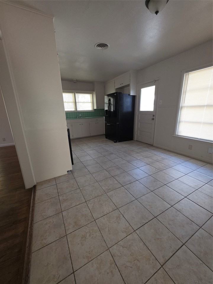2717 Bilglade Rd - Photo 6 of 13