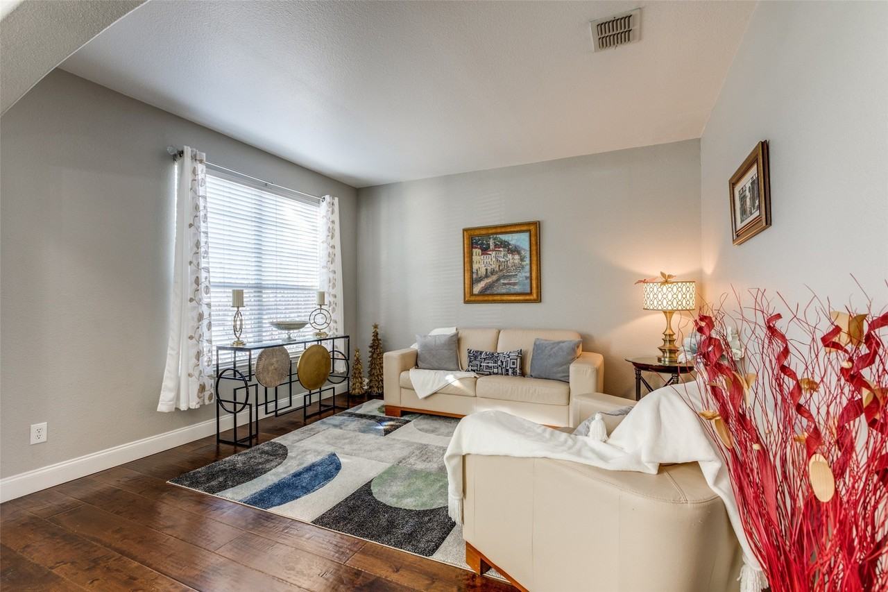 1427 Hanover Ln - Photo 6 of 25
