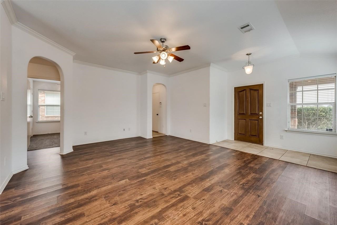 6029 Kristen Dr - Photo 5 of 18