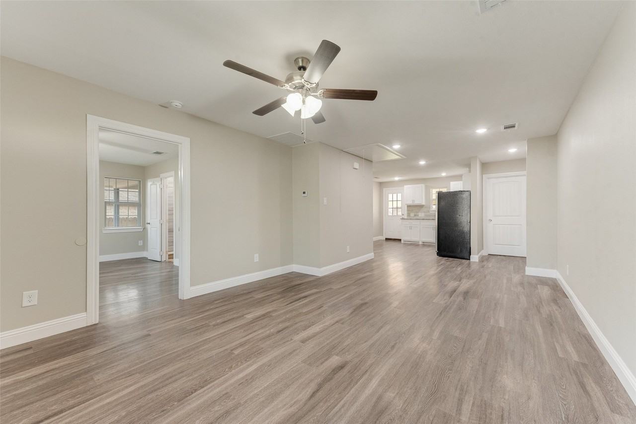 913 Live Oak St #A - Photo 7 of 19