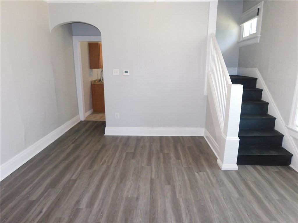 218 W Fairview Ave - Photo 5 of 13