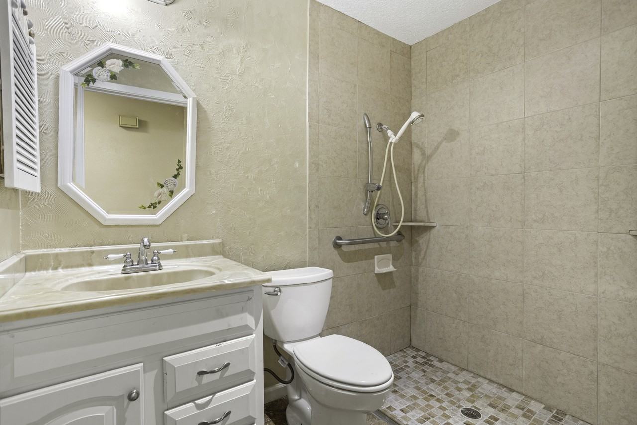 7254 Flaming Forest St #1 - Photo 4 of 14